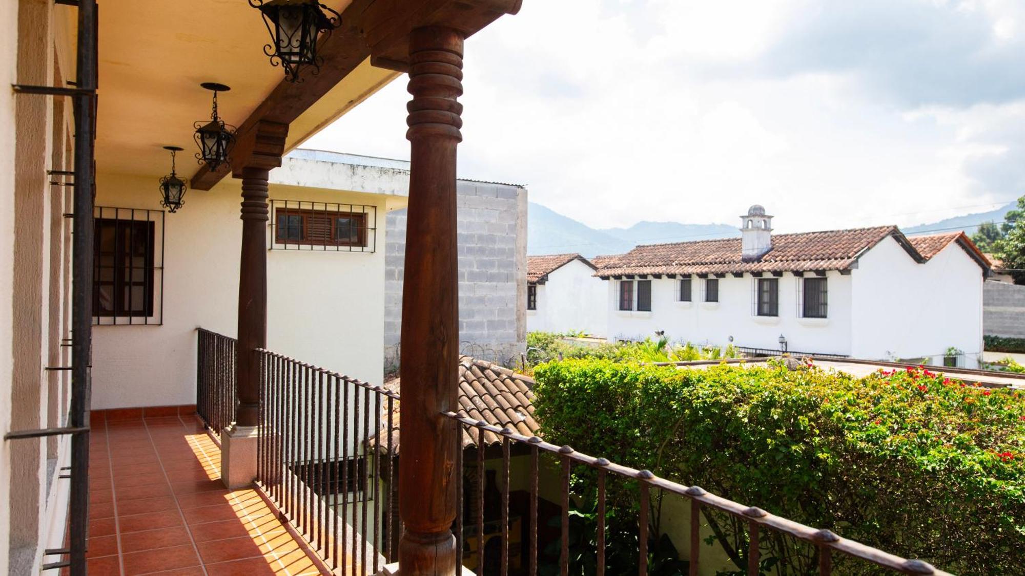 Palacio Del Conquistador Сан-Кристобаль-эль-Бахо Экстерьер фото